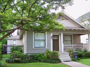 Home in Houston Heights with GAF Timberline HD Weathered Wood